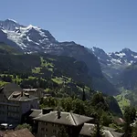 Hotel Grand Belvedere, A Beaumier