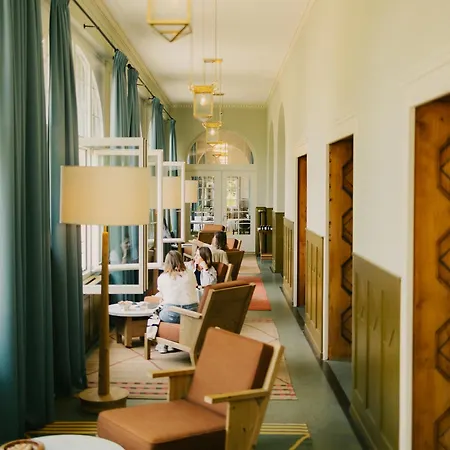 Hotel Grand Belvedere, A Beaumier