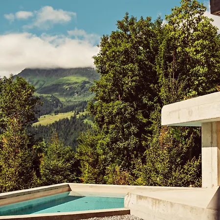Hotel Grand Belvedere, A Beaumier