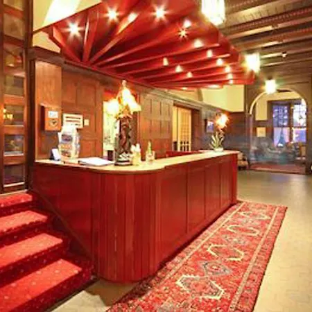 ホテル Grand Belvedere, A Beaumier